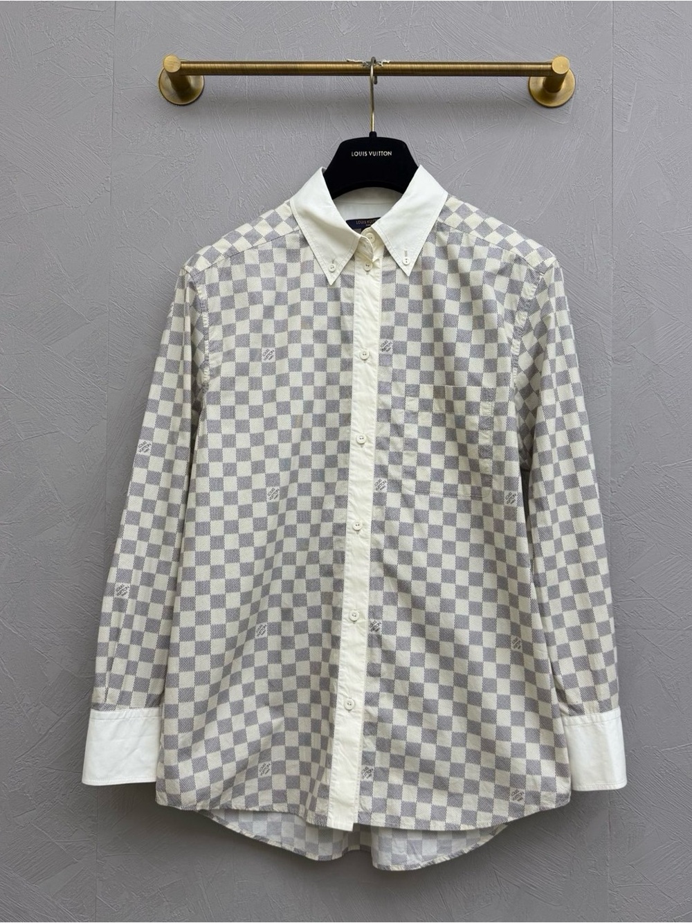 🚩Louis Vuitton Men's Checkered Button-Down Shirt in Off-White and Light Gray
